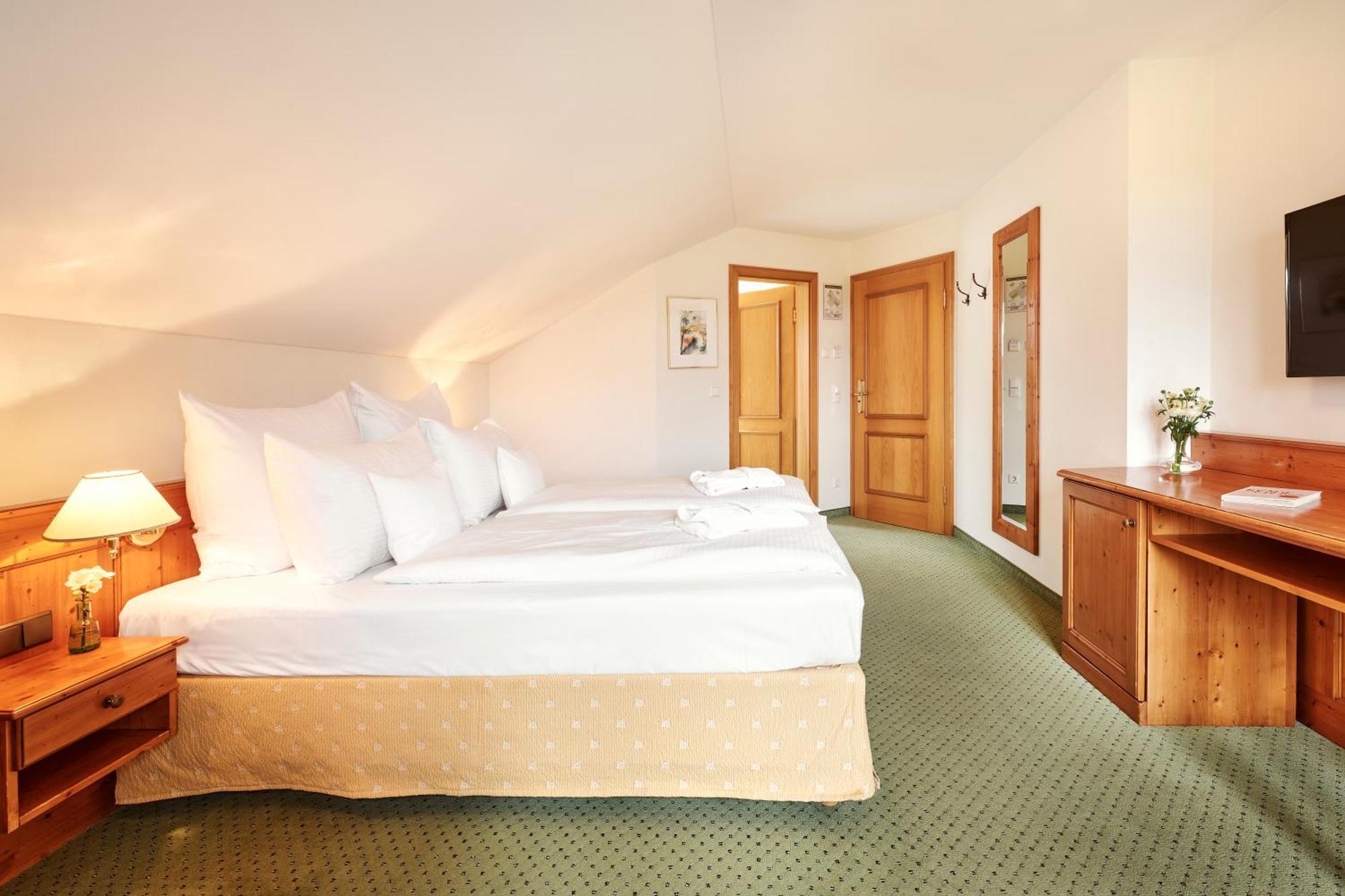 Hotel Auf Der Gsteig Gmbh Lechbruck Quarto foto